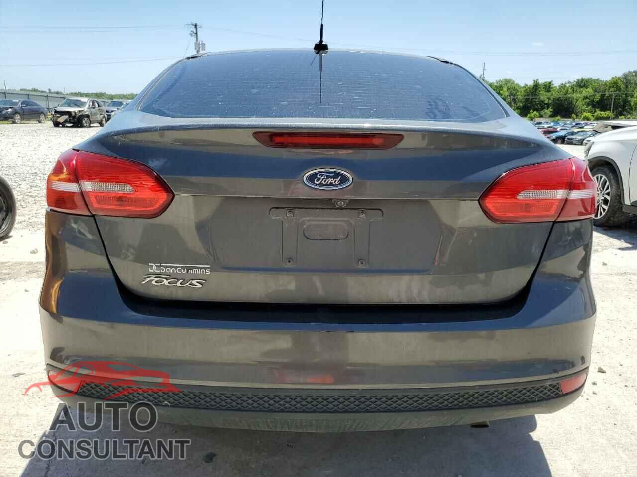FORD FOCUS 2017 - 1FADP3E28HL243662