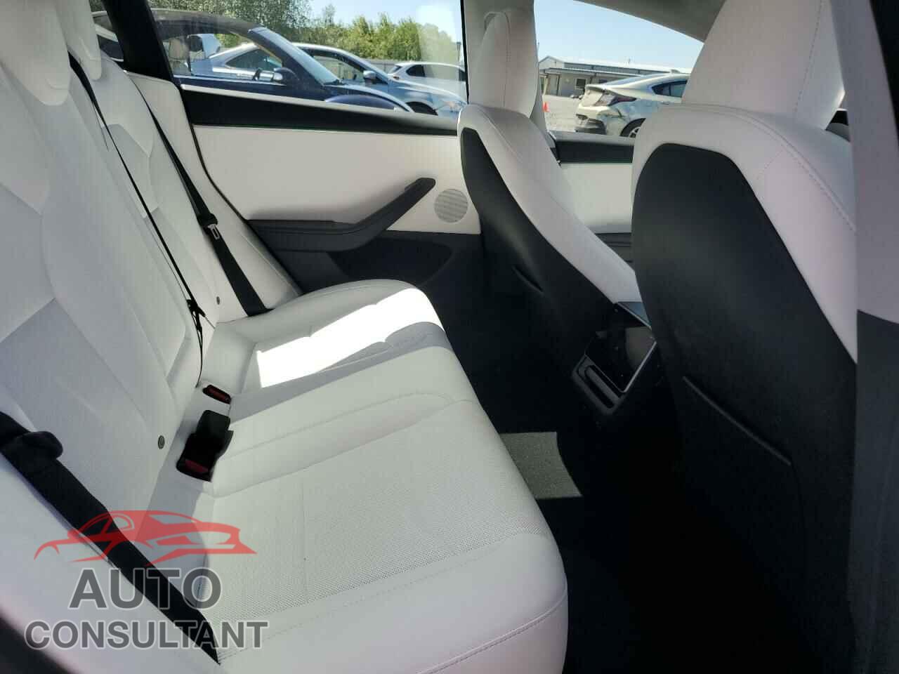 TESLA MODEL 3 2025 - 5YJ3E1EA5SF924766