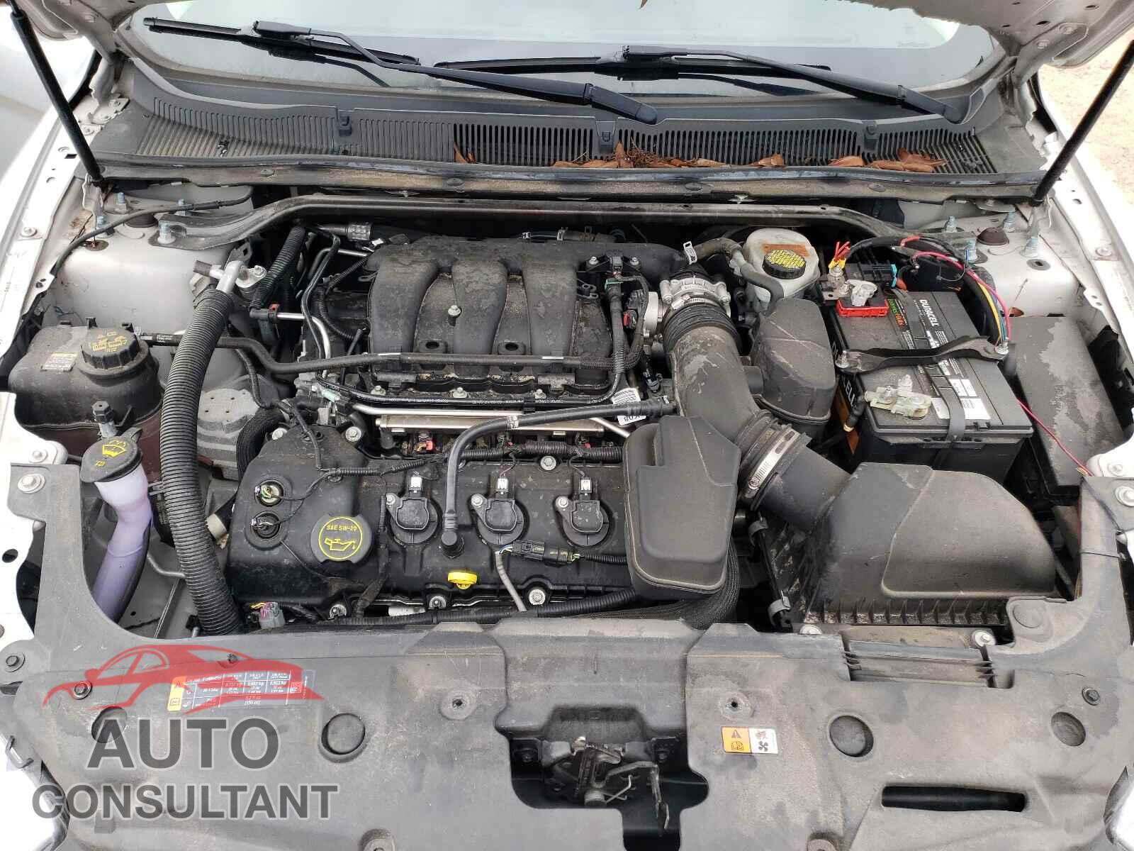 FORD TAURUS 2017 - 1FAHP2D8XHG122190