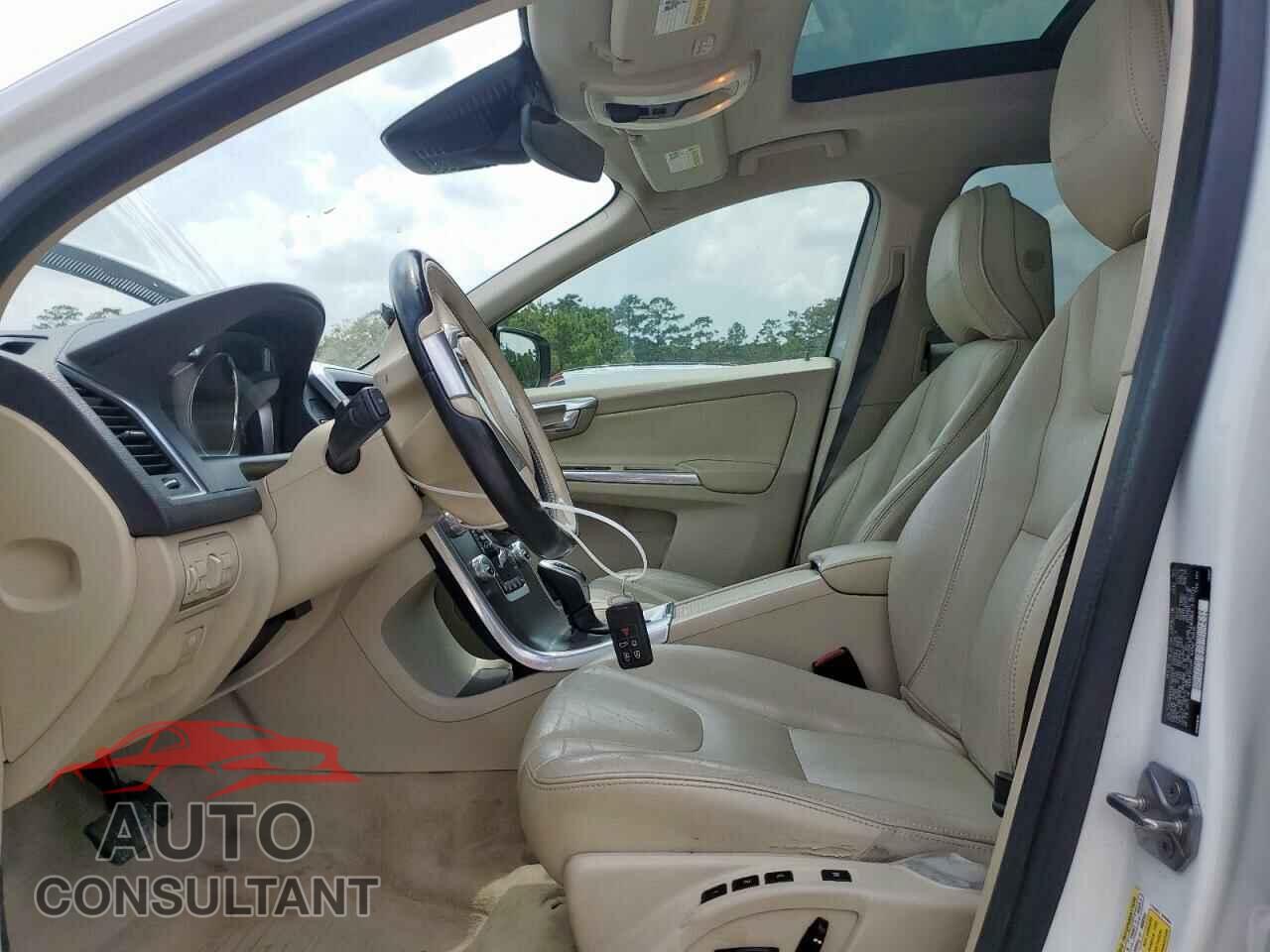VOLVO XC60 2015 - YV449MDM5F2682430