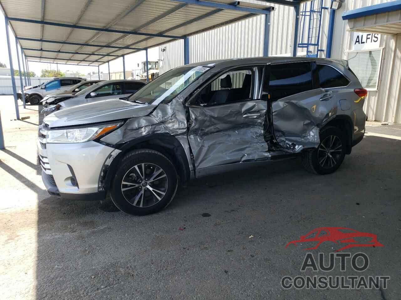 TOYOTA HIGHLANDER 2018 - 5TDBZRFH0JS823980