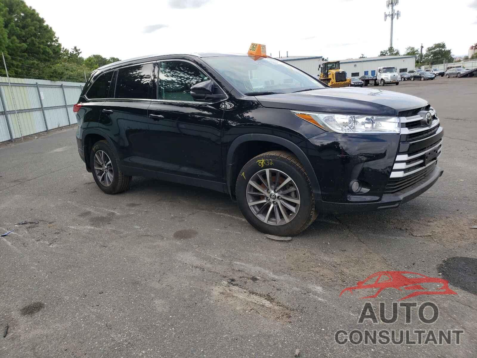 TOYOTA HIGHLANDER 2019 - 5TDJZRFH2KS604550