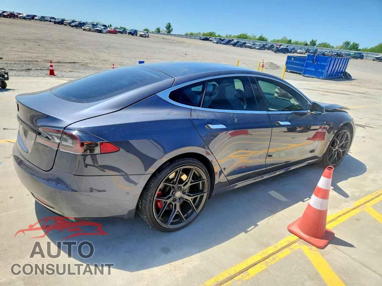 TESLA MODEL S 2017 - 5YJSA1E17HF184590