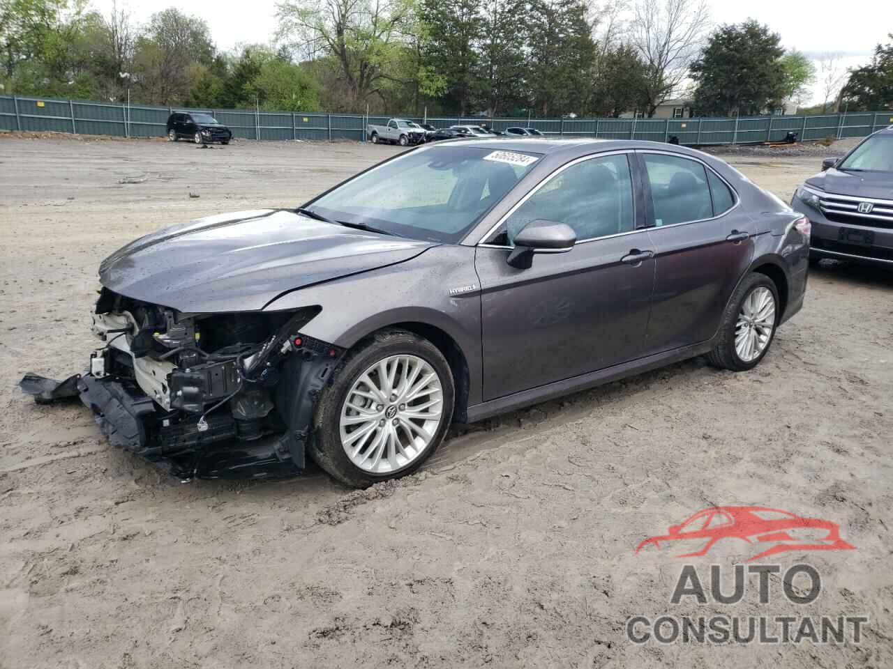 TOYOTA CAMRY 2018 - 4T1B21HK8JU008366