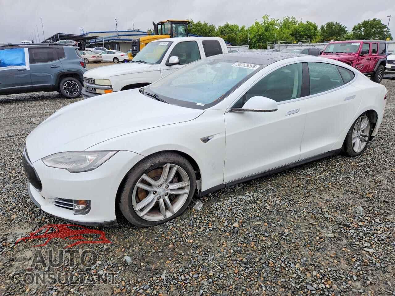 TESLA MODEL S 2013 - 5YJSA1CP6DFP05722