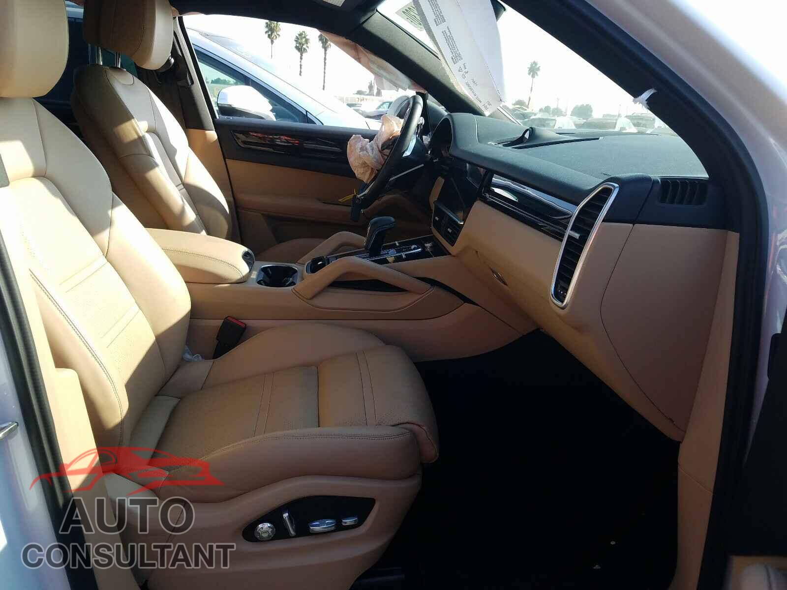 PORSCHE CAYENNE 2019 - WP1AA2AY2KDA03669
