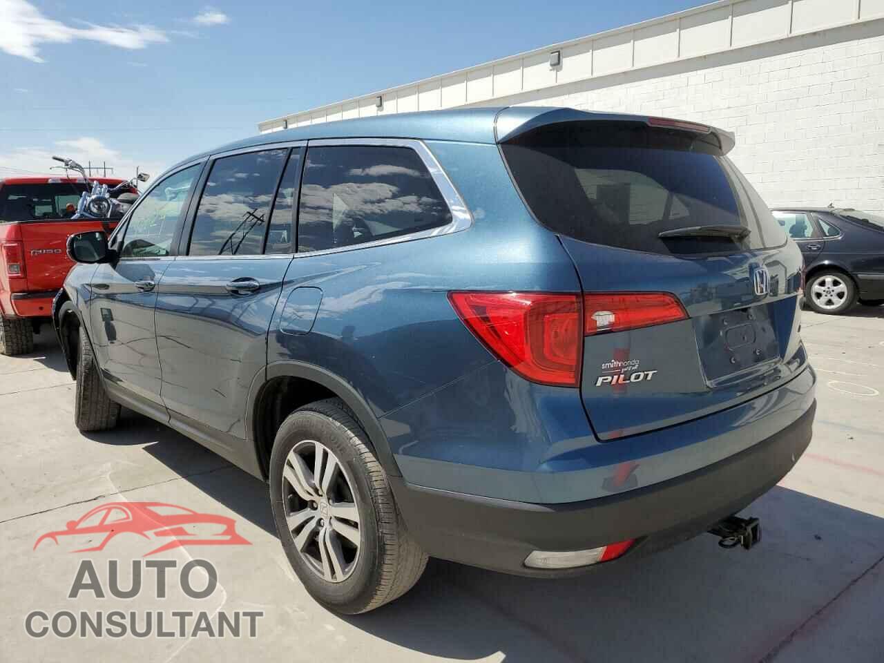 HONDA PILOT 2018 - 5FNYF6H34JB008639