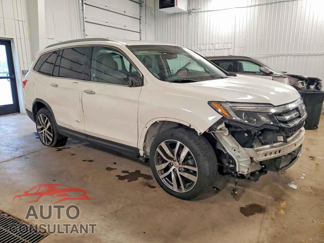 HONDA PILOT 2018 - 5FNYF6H96JB070077