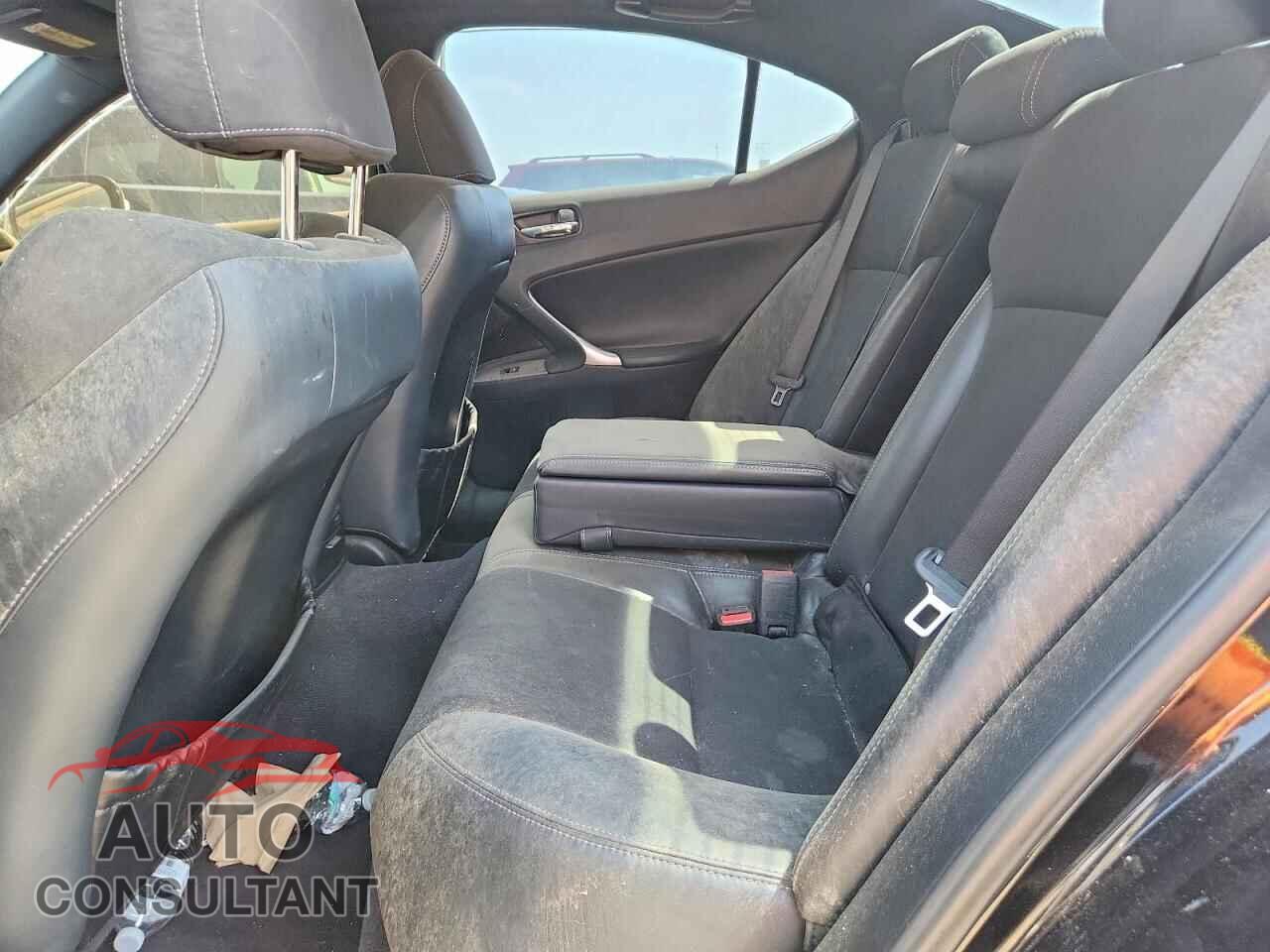 LEXUS IS 2011 - JTHBF5C27B5147776