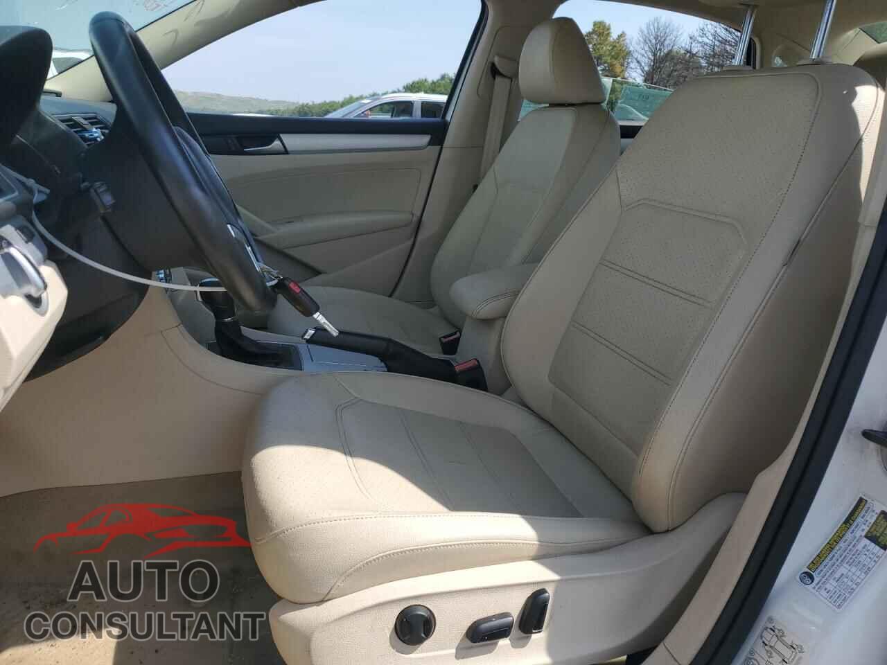 VOLKSWAGEN PASSAT 2012 - 1VWBP7A31CC053473