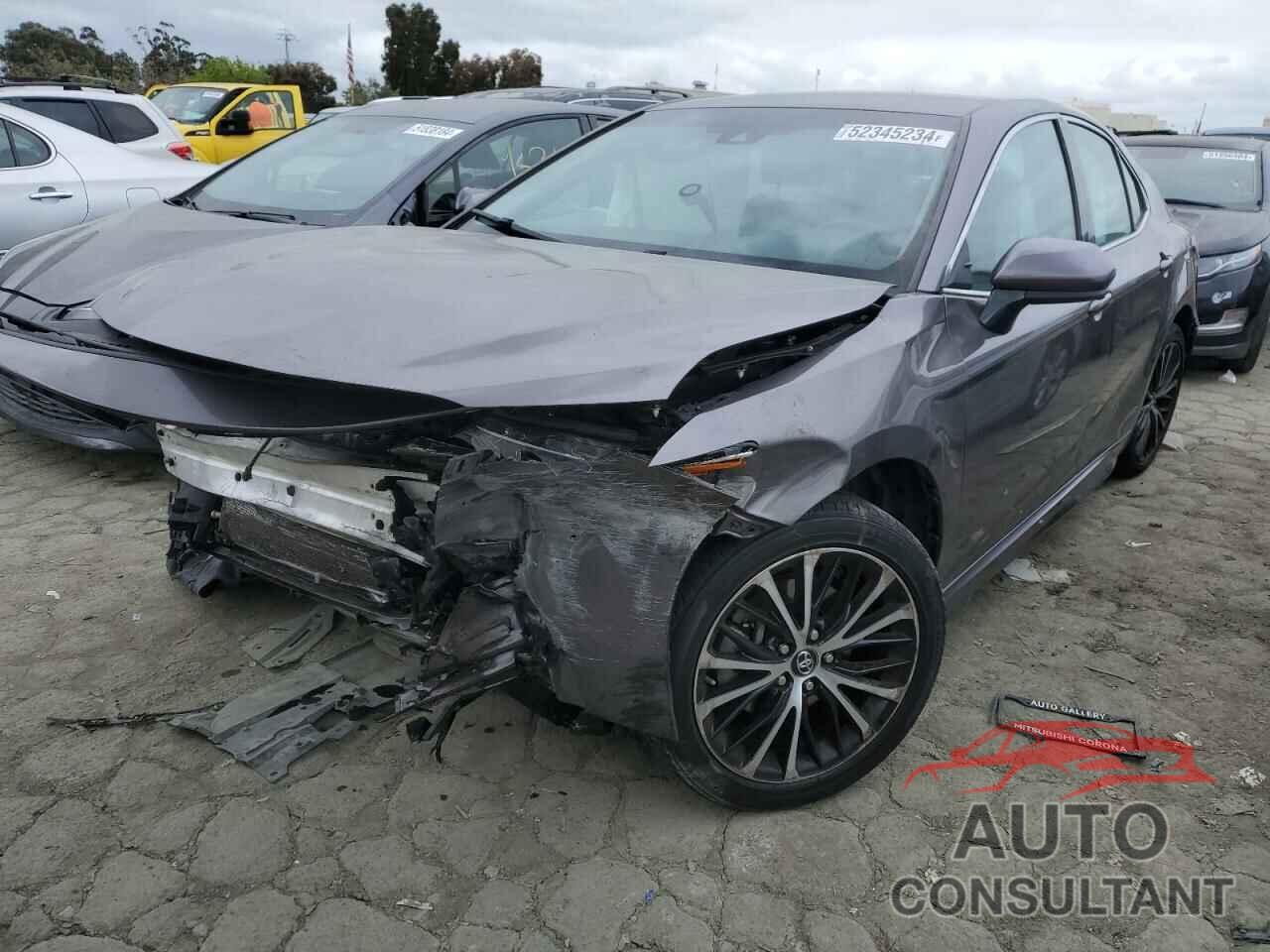 TOYOTA CAMRY 2018 - 4T1B11HK0JU603117