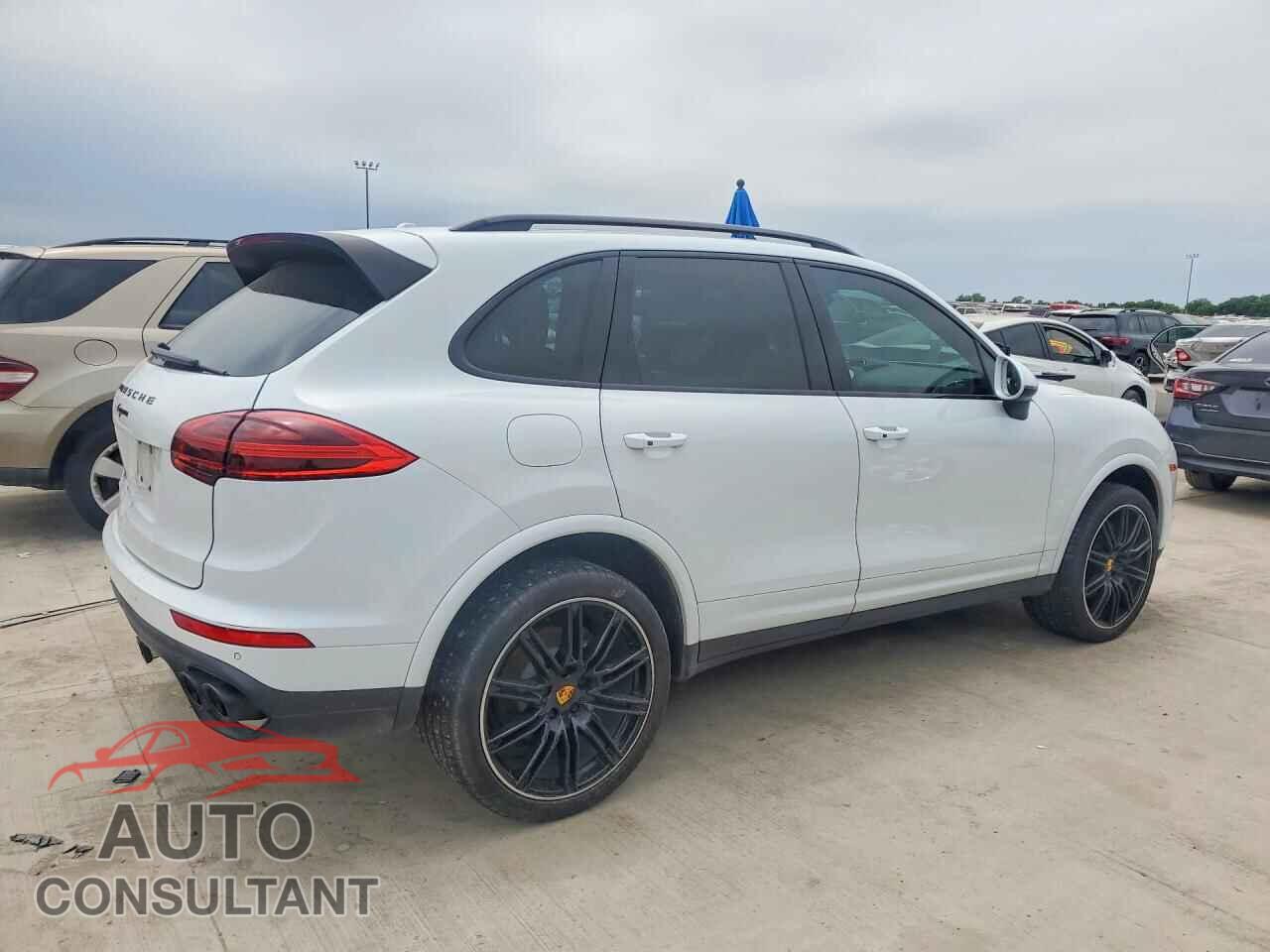 PORSCHE CAYENNE 2018 - WP1AA2A29JKA02606