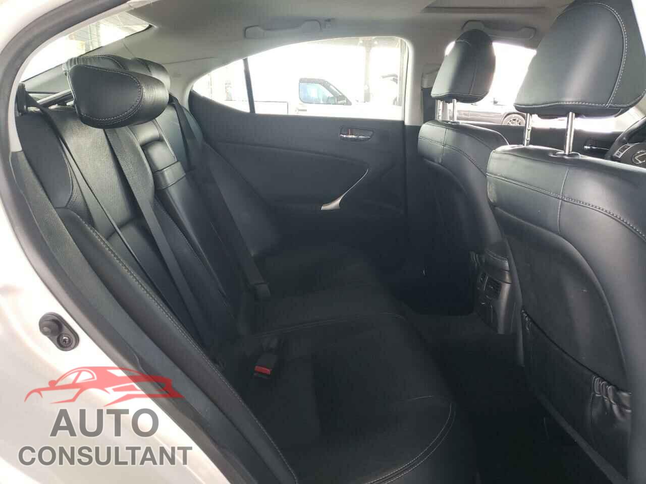 LEXUS IS 2011 - JTHBF5C23B5152876