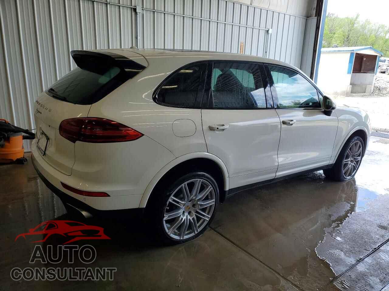 PORSCHE CAYENNE 2018 - WP1AA2A22JKA07176