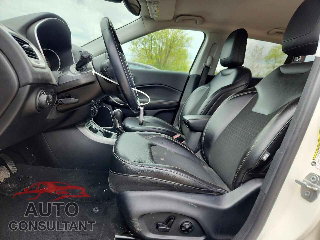 JEEP COMPASS 2018 - 3C4NJDBB3JT418582