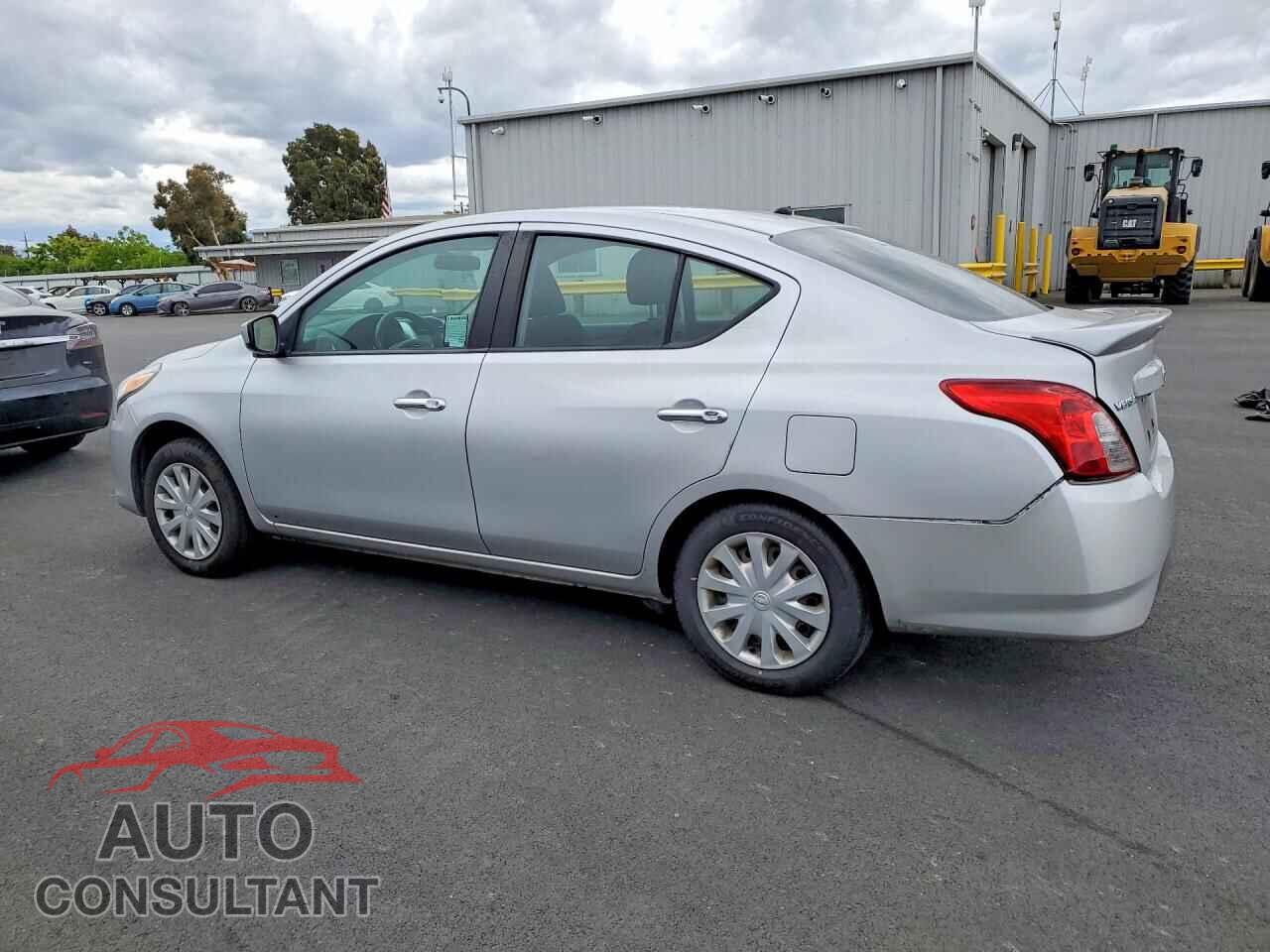 NISSAN VERSA 2019 - 3N1CN7AP1KL840915