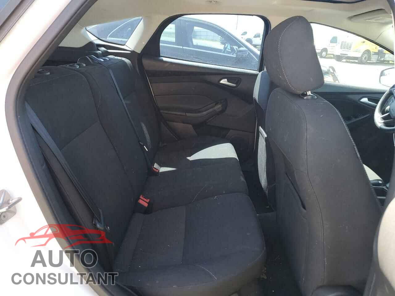 FORD FOCUS 2016 - 1FADP3K29GL345409