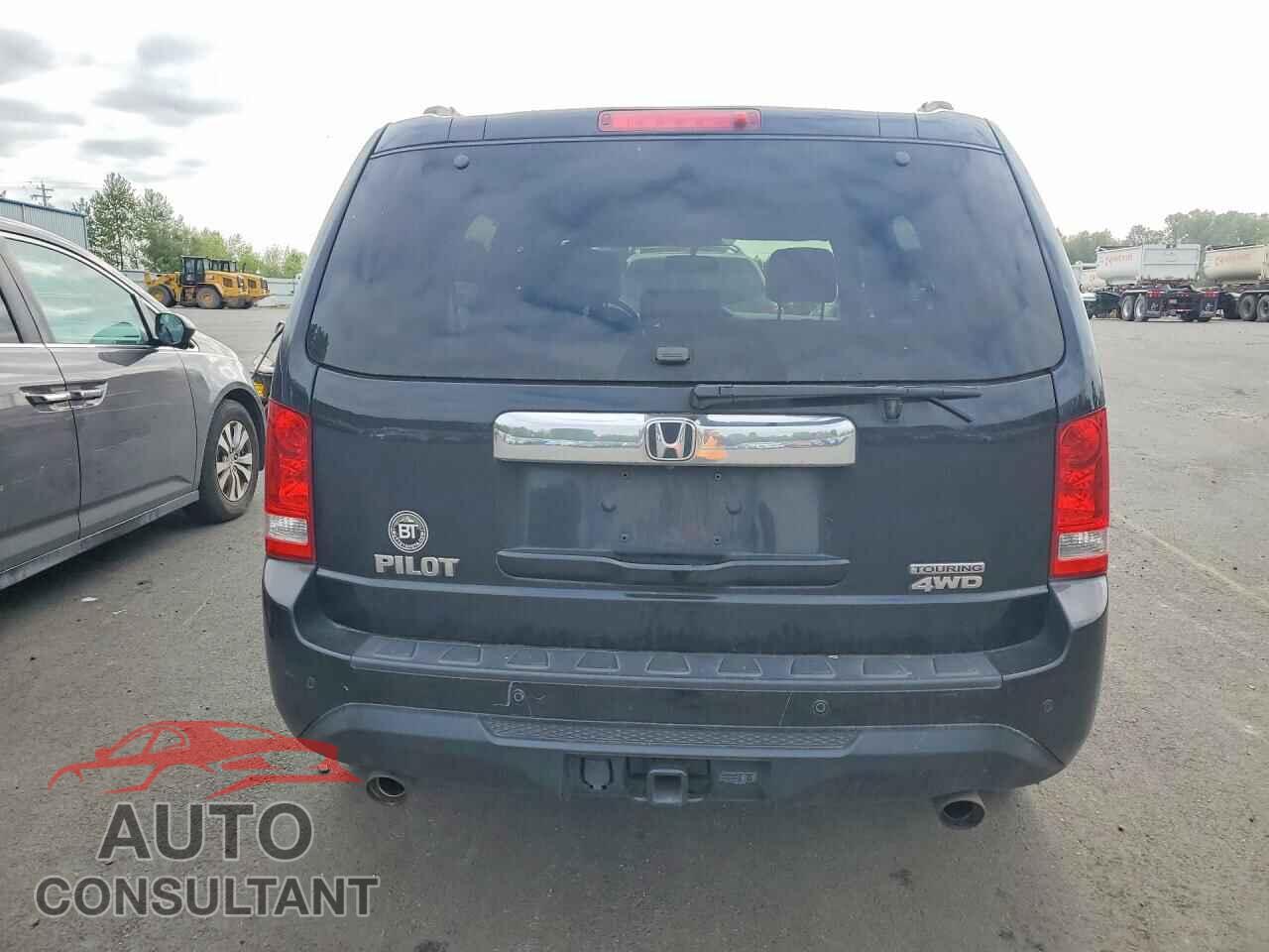 HONDA PILOT 2015 - 5FNYF4H96FB022090