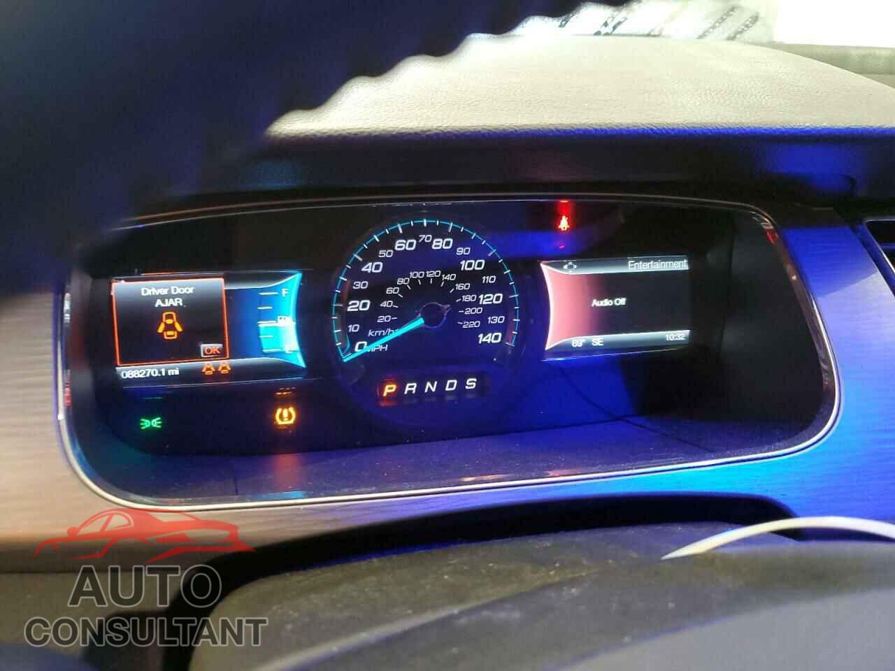 FORD TAURUS 2017 - 1FAHP2E87HG120587