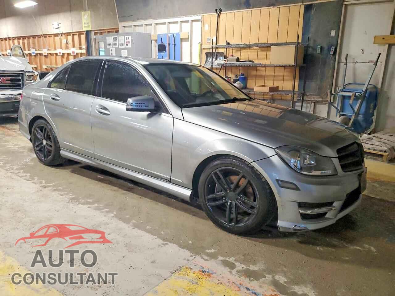MERCEDES-BENZ C-CLASS 2012 - WDDGF8BB5CF908798