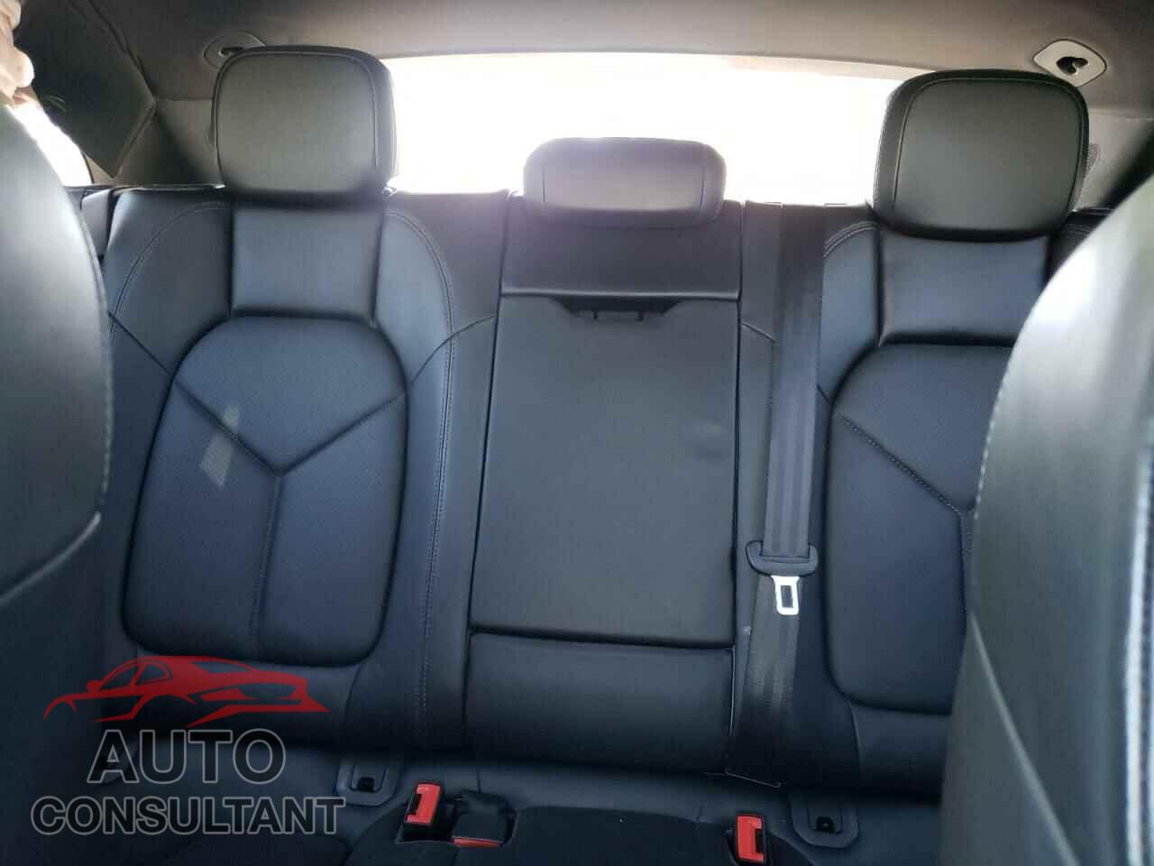 PORSCHE MACAN 2017 - WP1AA2A52HLB08314