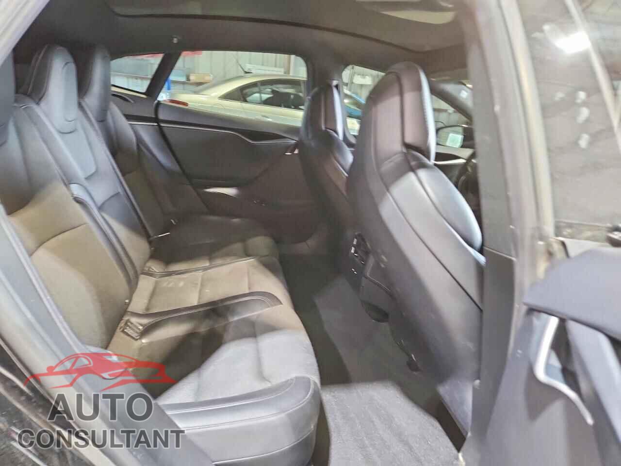 TESLA MODEL S 2019 - 5YJSA1E22KF304845