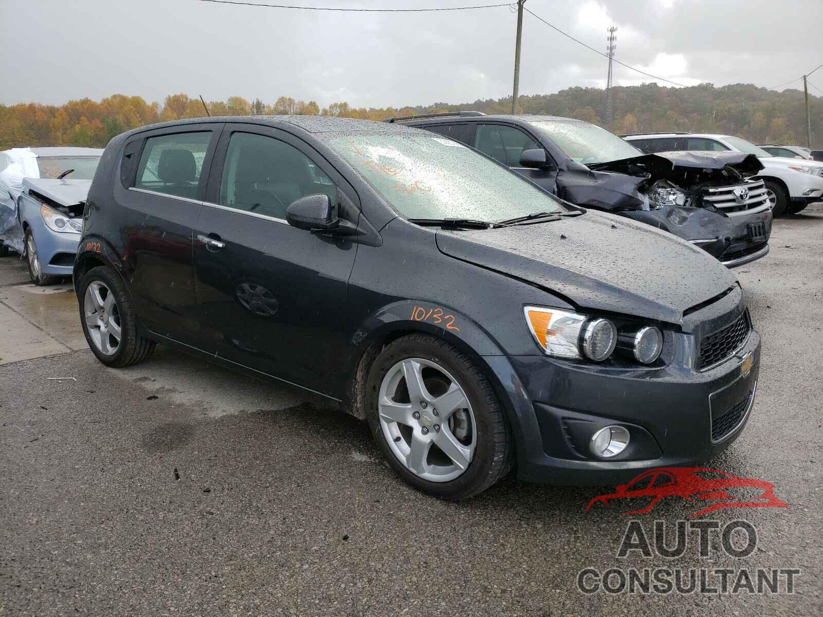 CHEVROLET SONIC 2016 - 1G1JE6SB4G4153466