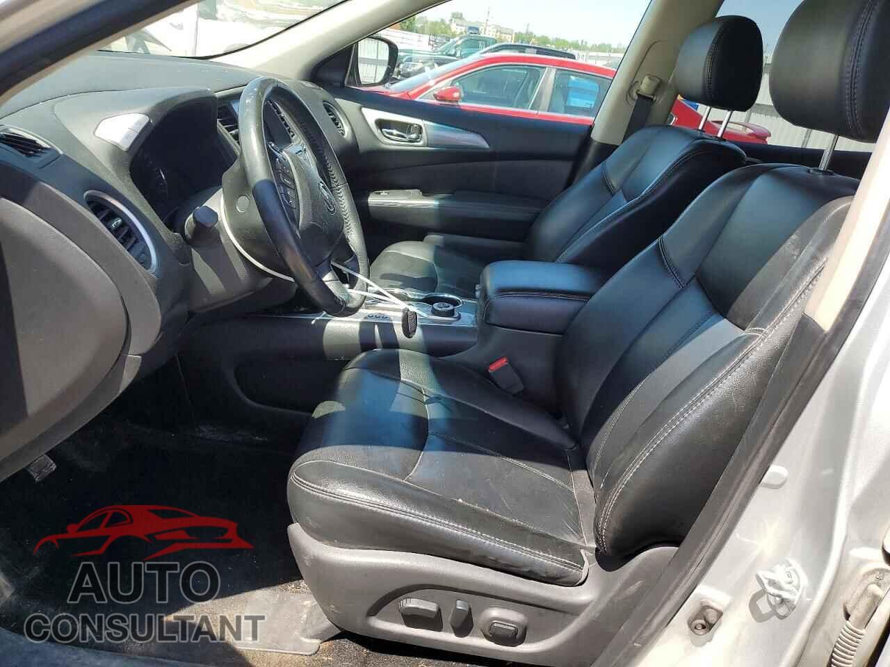 NISSAN PATHFINDER 2017 - 5N1DR2MM2HC607104