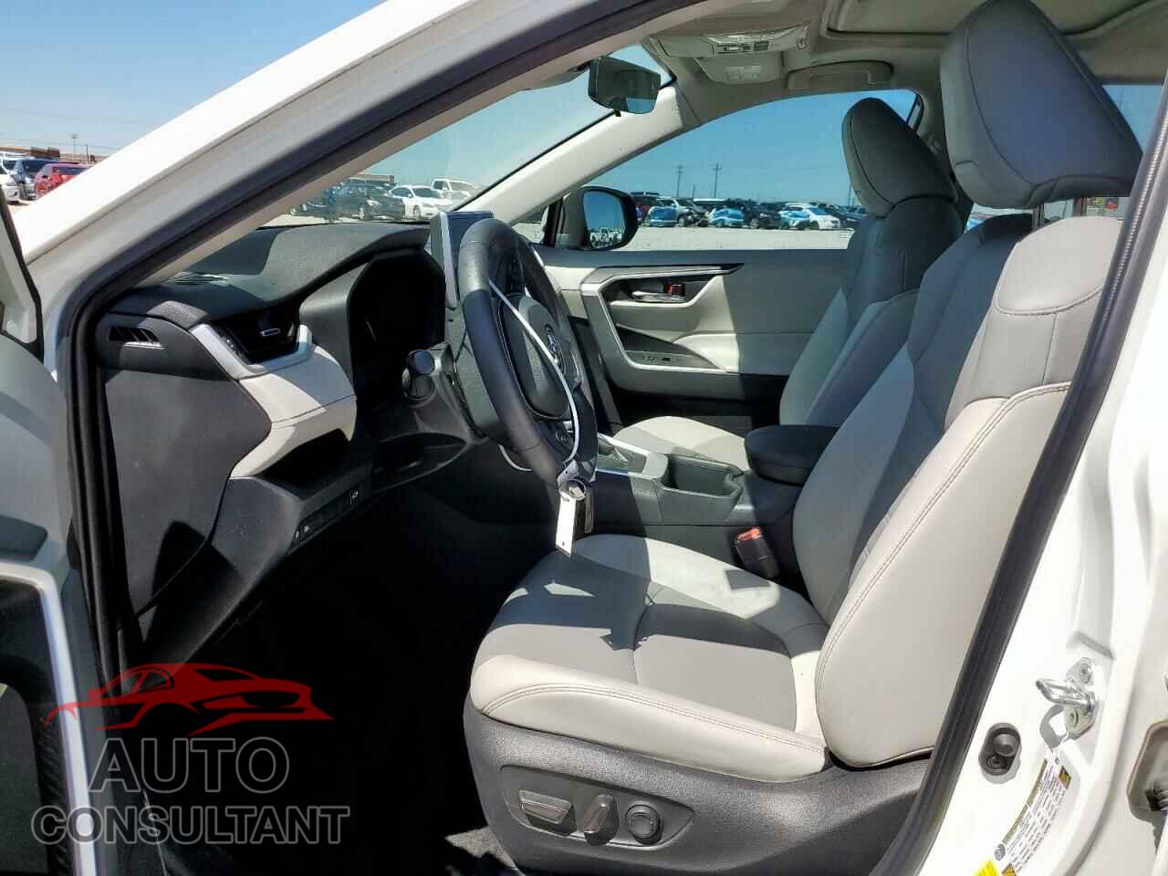 TOYOTA RAV4 2023 - 2T3C1RFV2PW247785