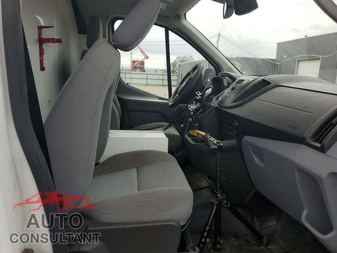 FORD TRANSIT 2015 - 1FTNE1ZM5FKA17246