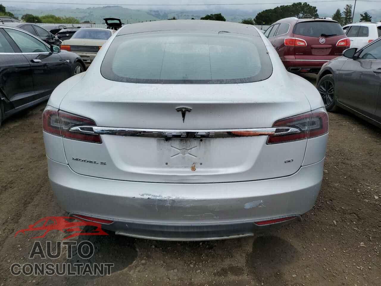 TESLA MODEL S 2013 - 5YJSA1CG5DFP17344