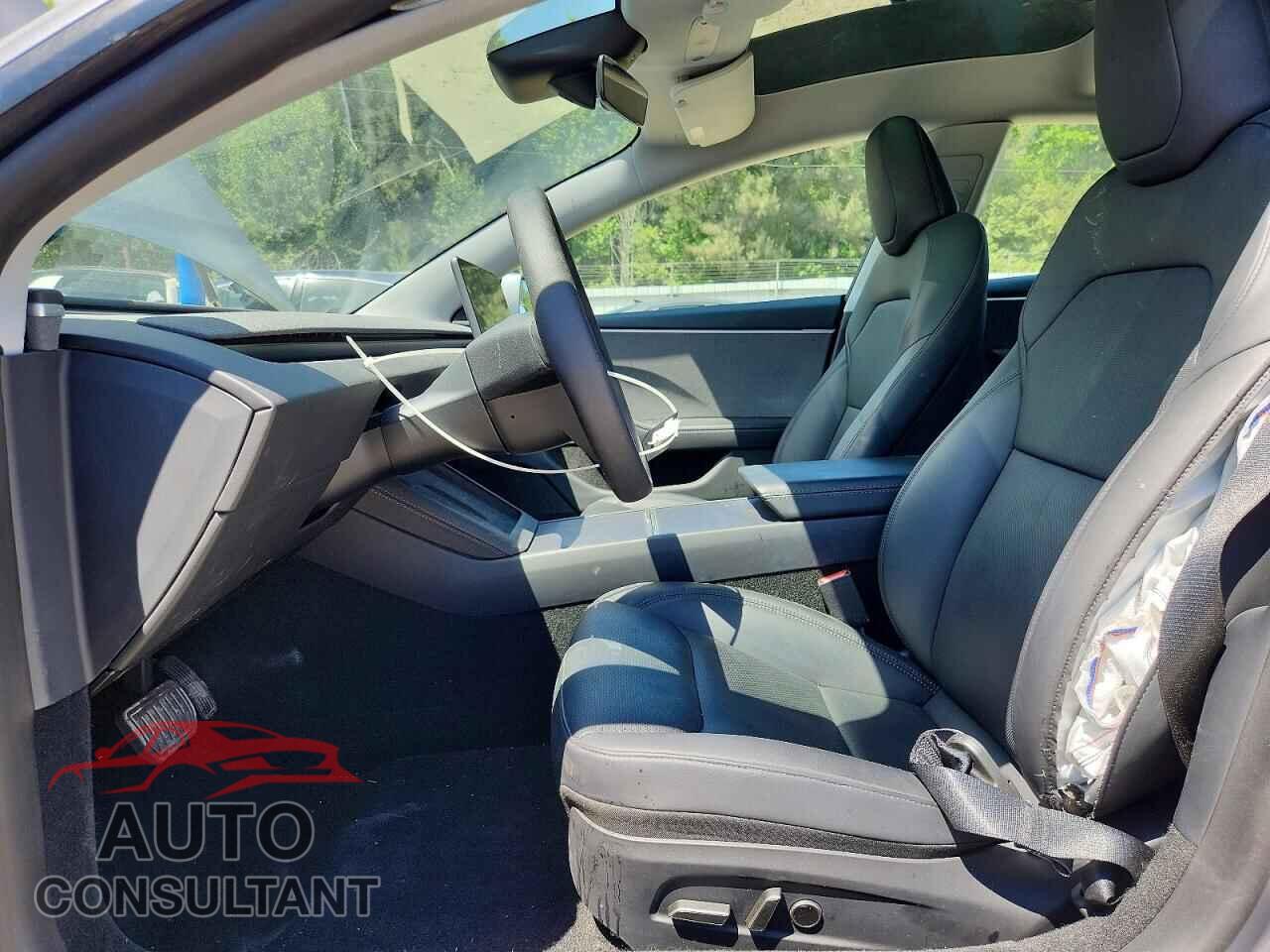 TESLA MODEL 3 2025 - 5YJ3E1EA7SF028775