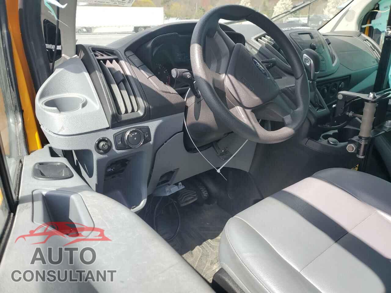 FORD TRANSIT 2019 - 1FTYE1YM7KKB39390