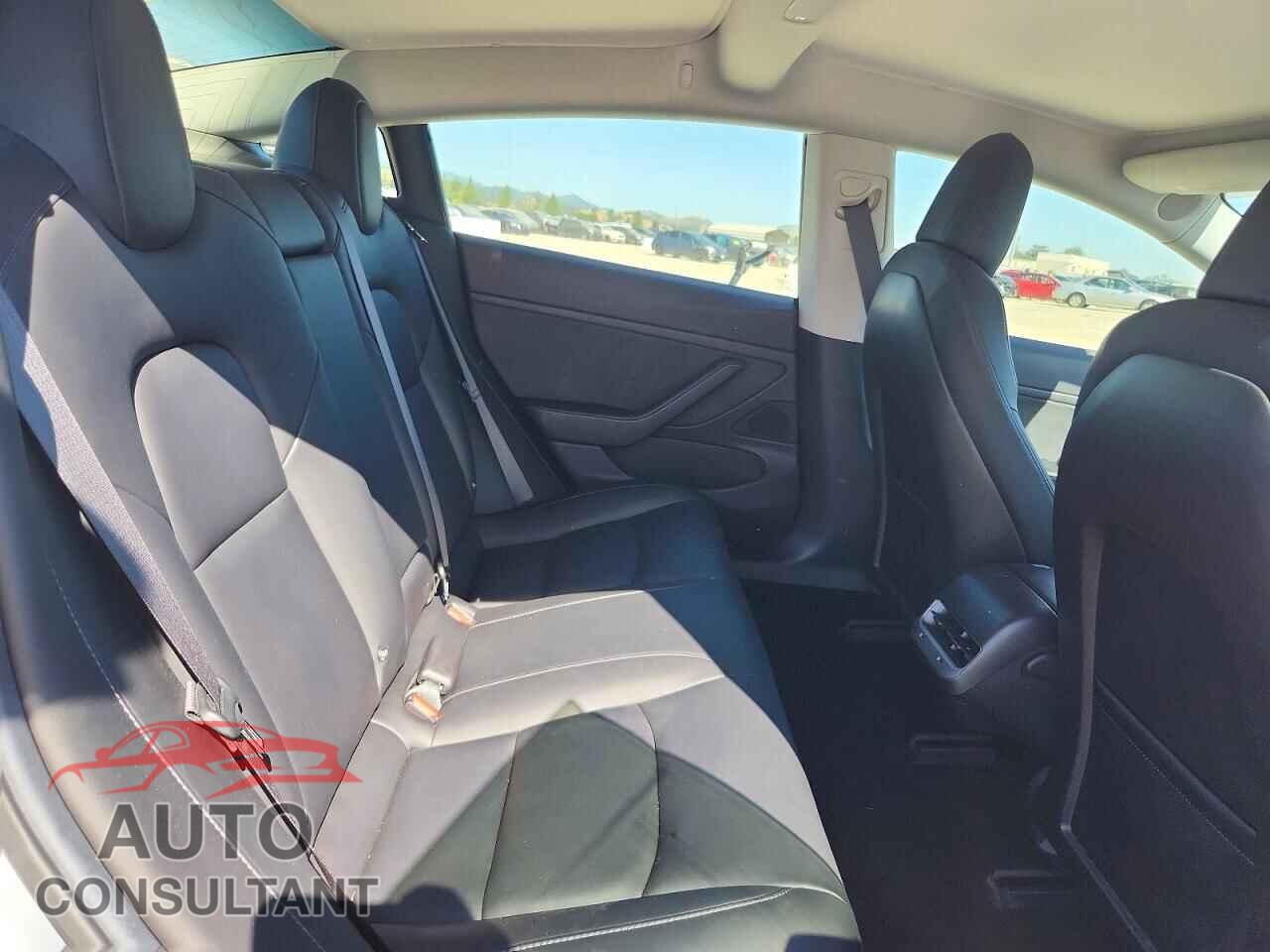 TESLA MODEL 3 2018 - 5YJ3E1EA4JF024357
