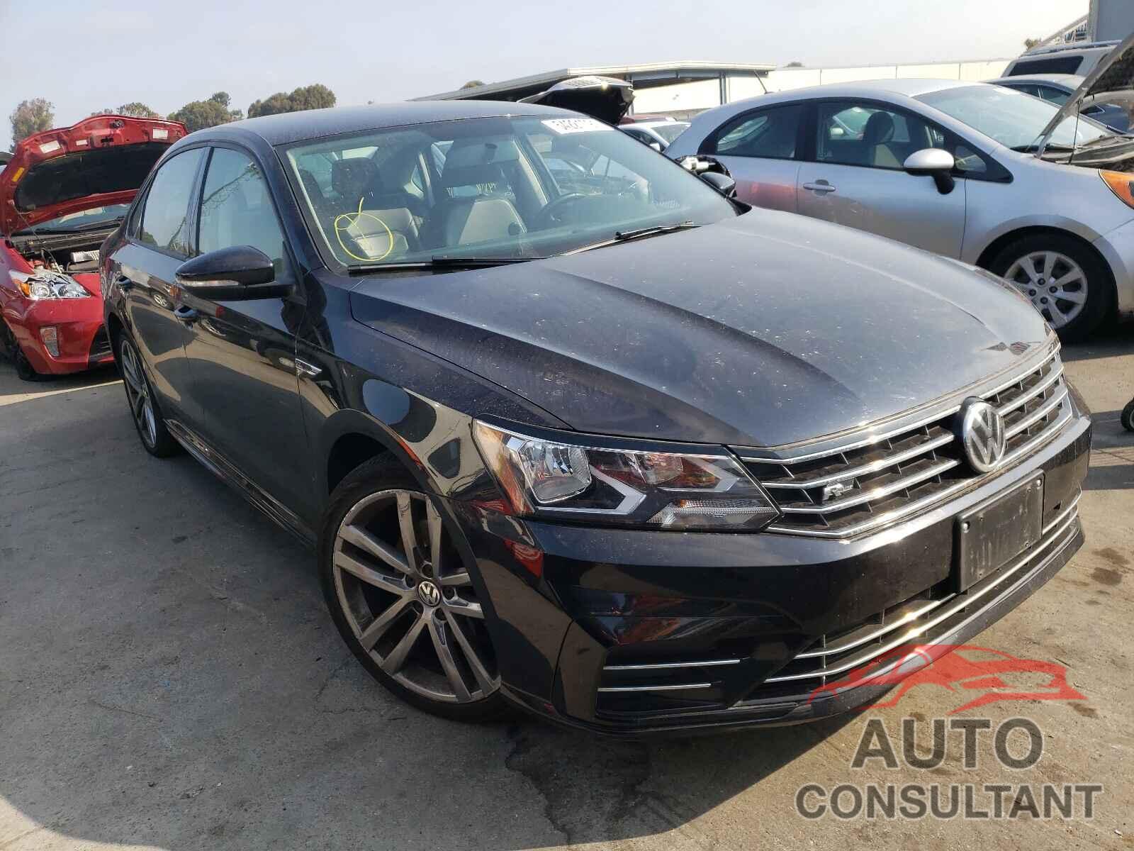 VOLKSWAGEN PASSAT 2018 - 1VWAA7A39JC033613