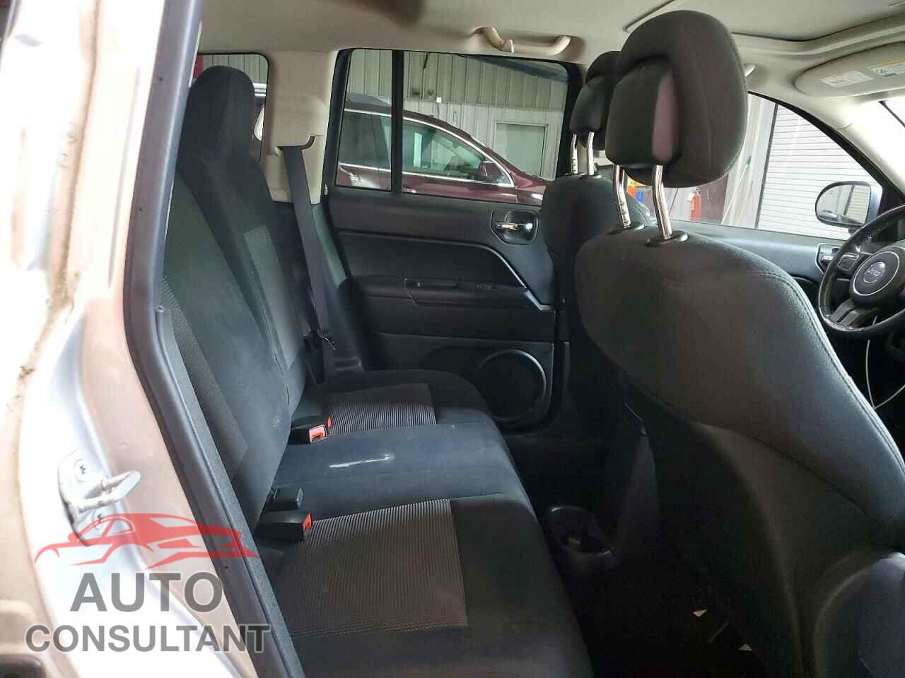 JEEP COMPASS 2011 - 1J4NF1FB0BD282651