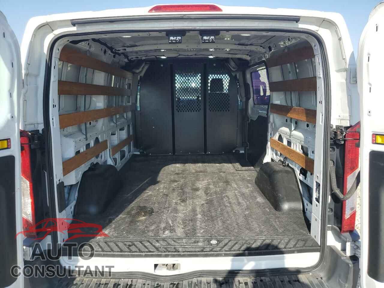 FORD TRANSIT 2018 - 1FTYR1YM7JKB32779