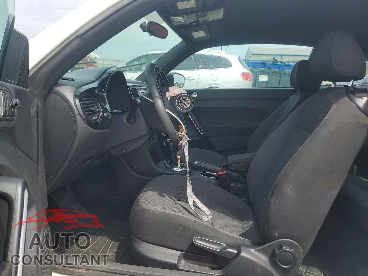 VOLKSWAGEN BEETLE 2013 - 3VWFP7AT4DM653776