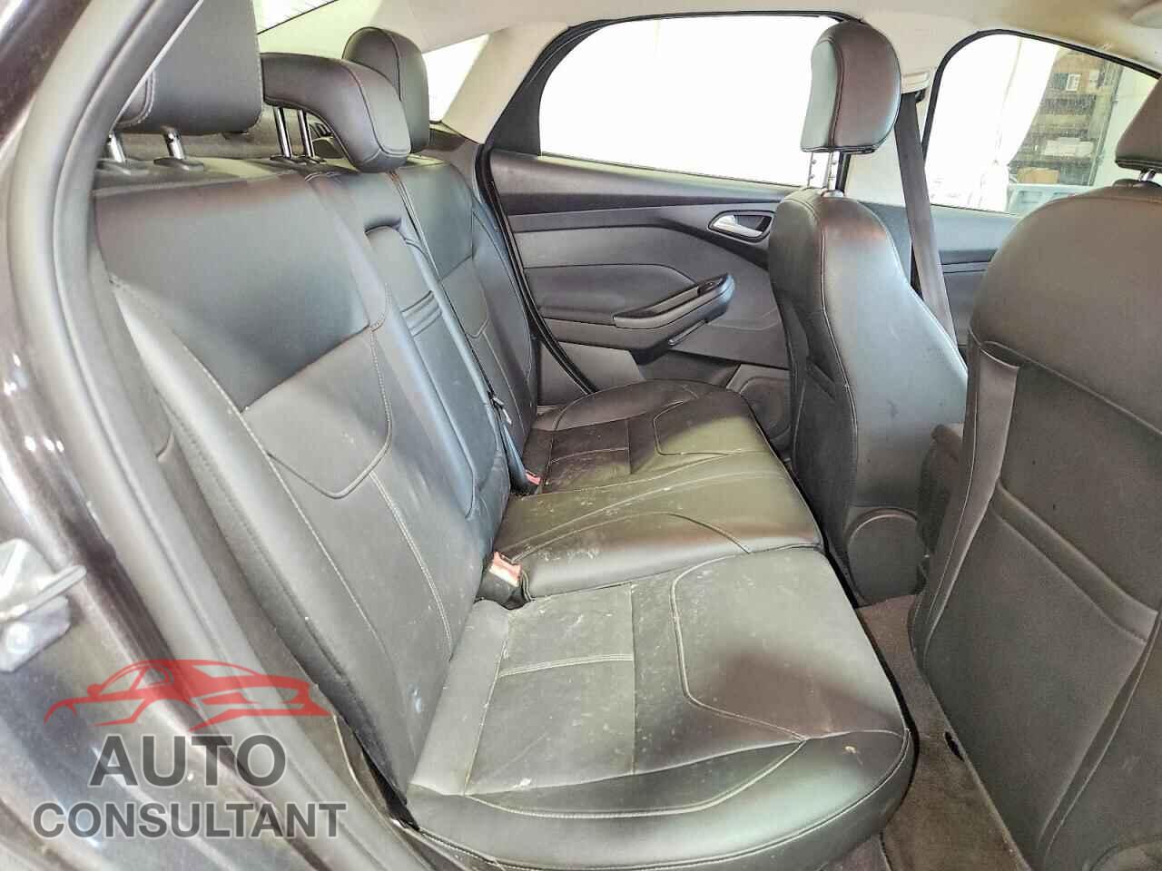 FORD FOCUS 2015 - 1FADP3F22FL252143