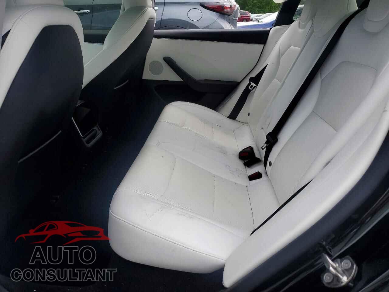 TESLA MODEL 3 2024 - 5YJ3E1EB2RF822019