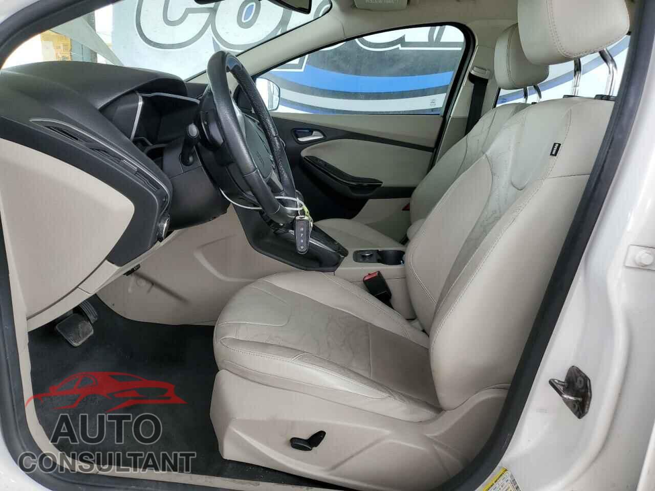 FORD FOCUS 2012 - 1FAHP3R49CL458375