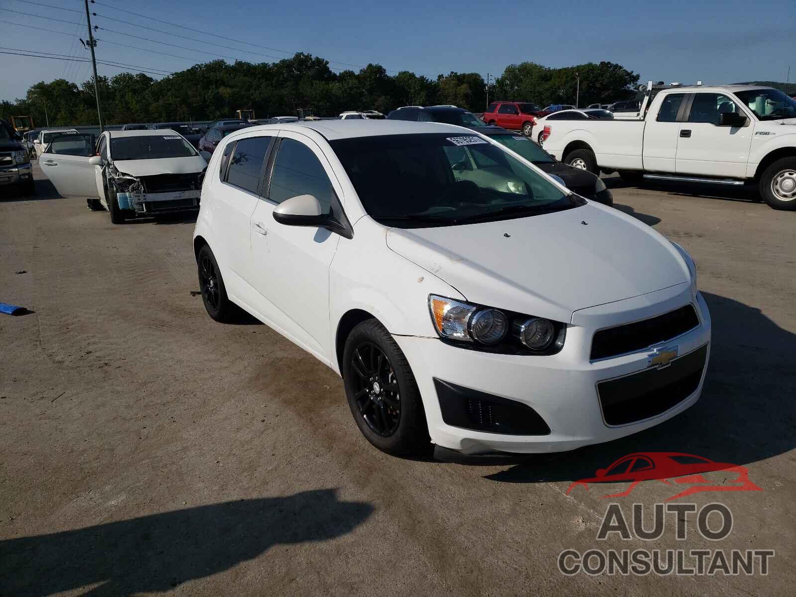CHEVROLET SONIC 2016 - 1G1JC6SHXG4132969