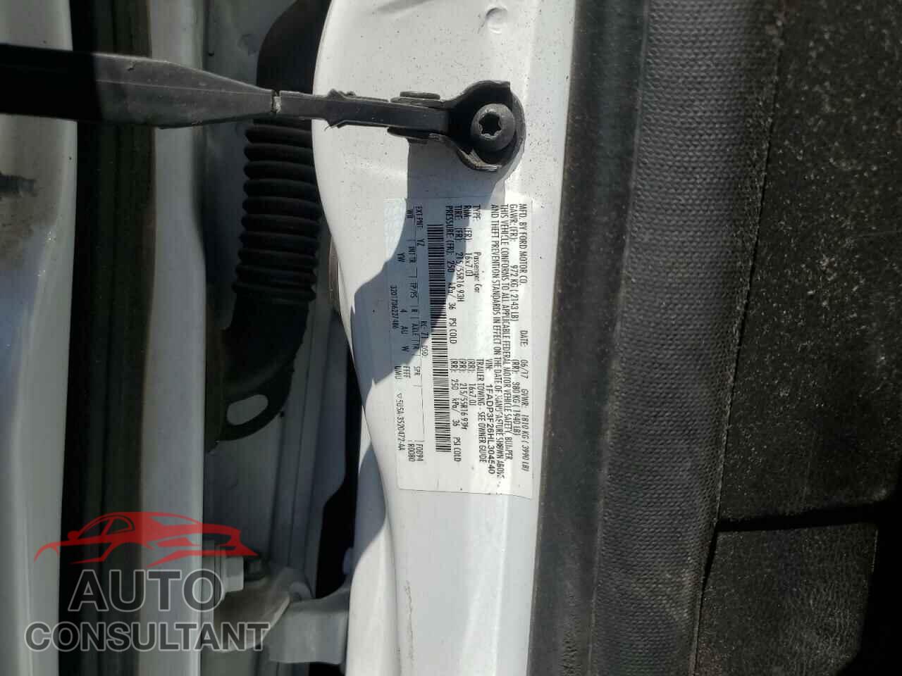 FORD FOCUS 2017 - 1FADP3F26HL304540