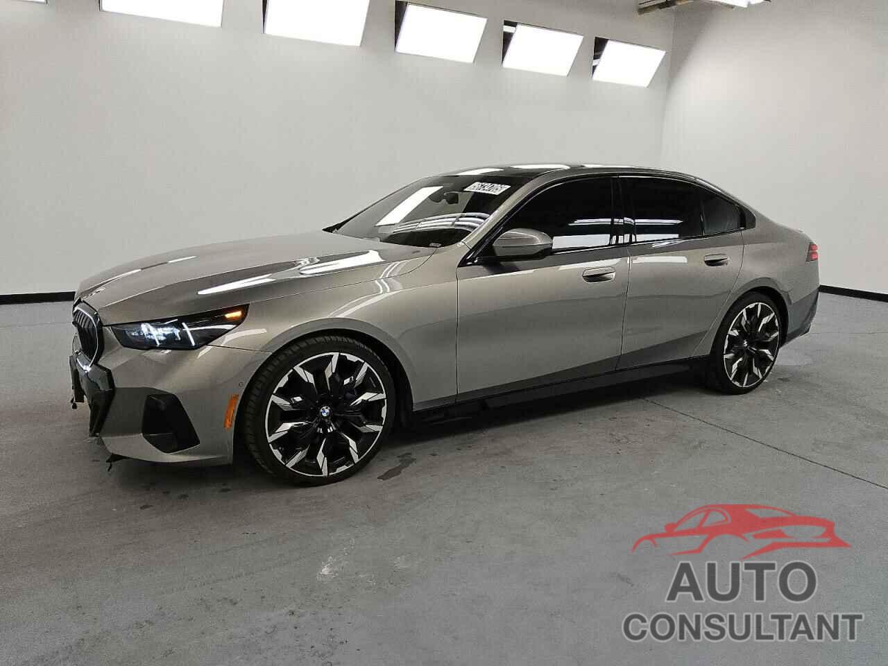 BMW 5 SERIES 2024 - WBA43FJ08RCP88920