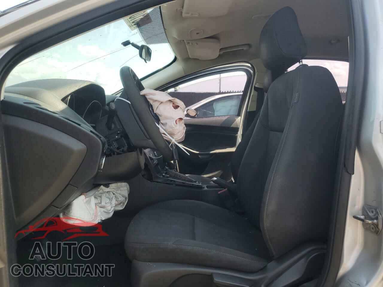 FORD FOCUS 2017 - 1FADP3E2XHL256607