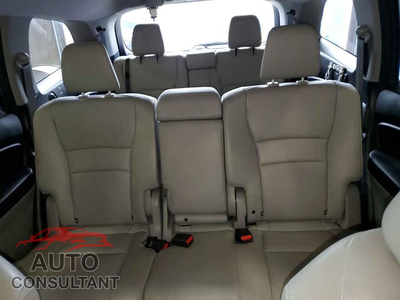 HONDA PILOT 2016 - 5FNYF5H79GB016273