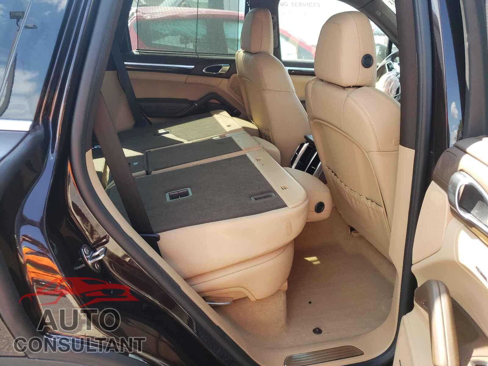 PORSCHE CAYENNE 2016 - WP1AB2A23GLA95641