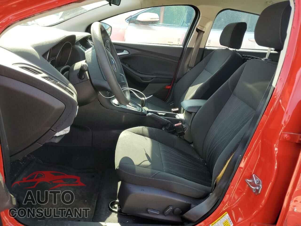 FORD FOCUS 2015 - 1FADP3K21FL366124