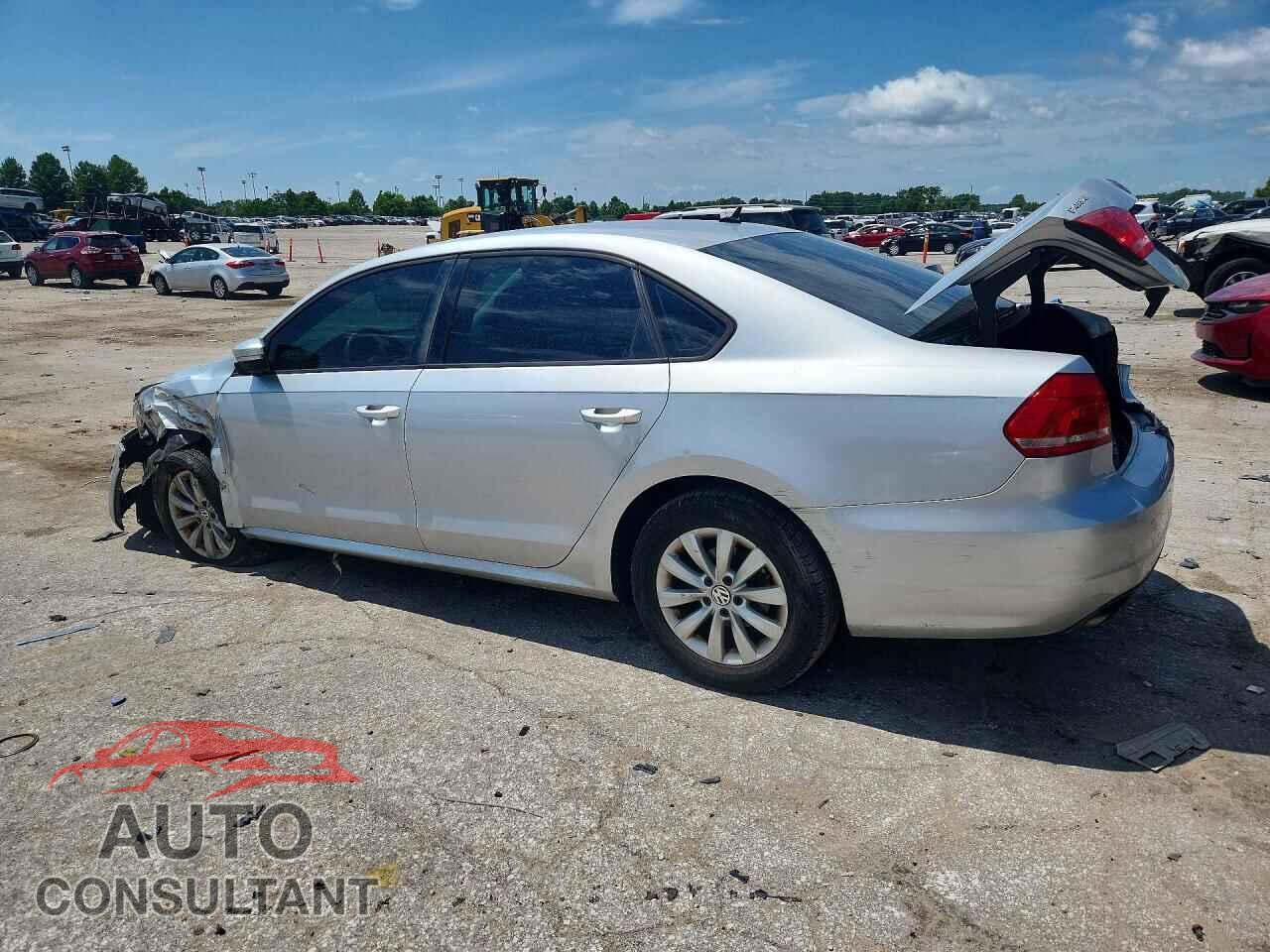 VOLKSWAGEN PASSAT 2013 - 1VWAP7A32DC126878