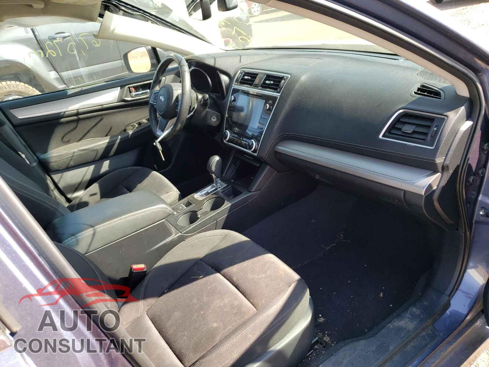 SUBARU LEGACY 2018 - 4S3BNAF61J3013335